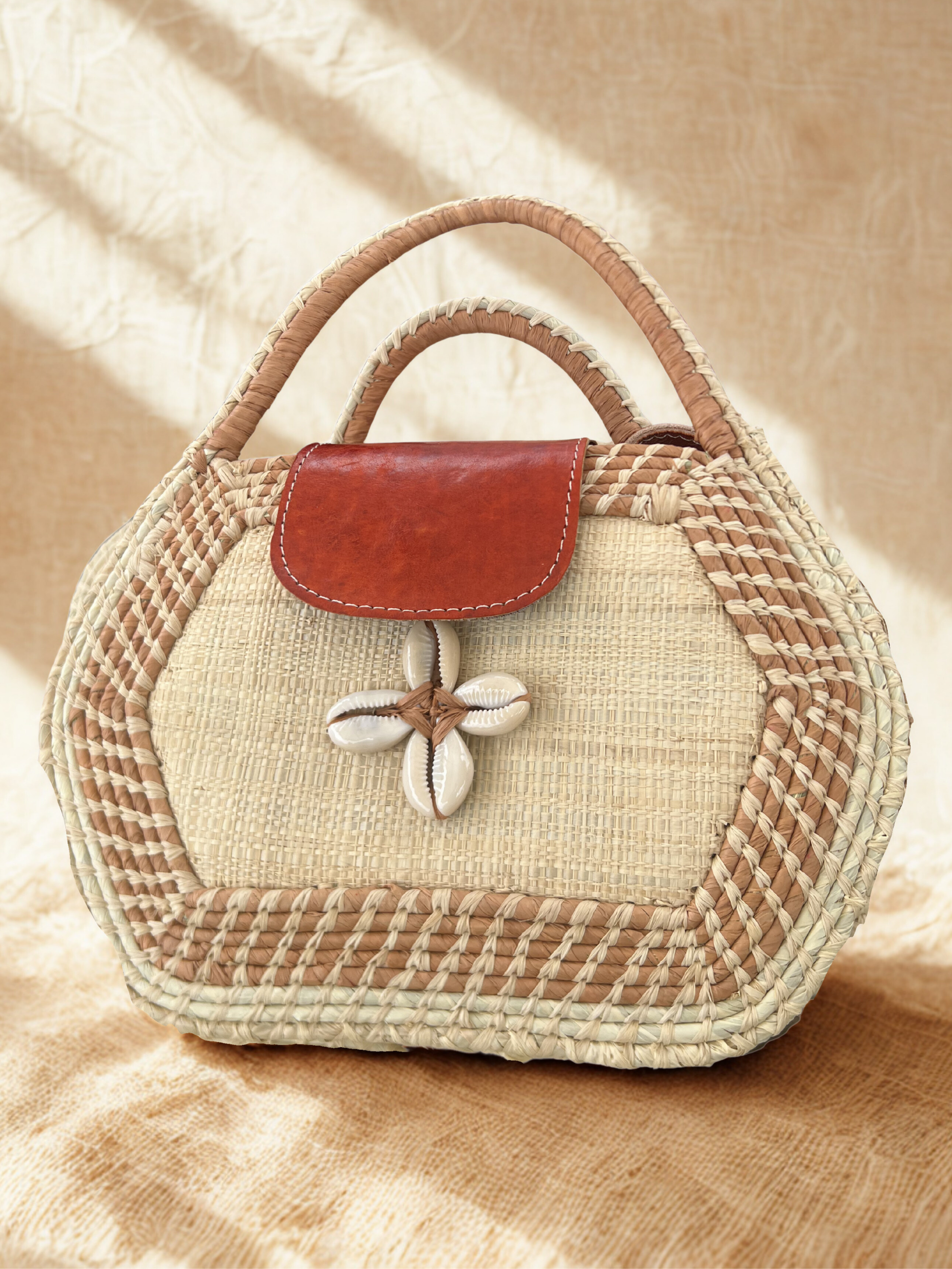 Woven raffia crossbody in color