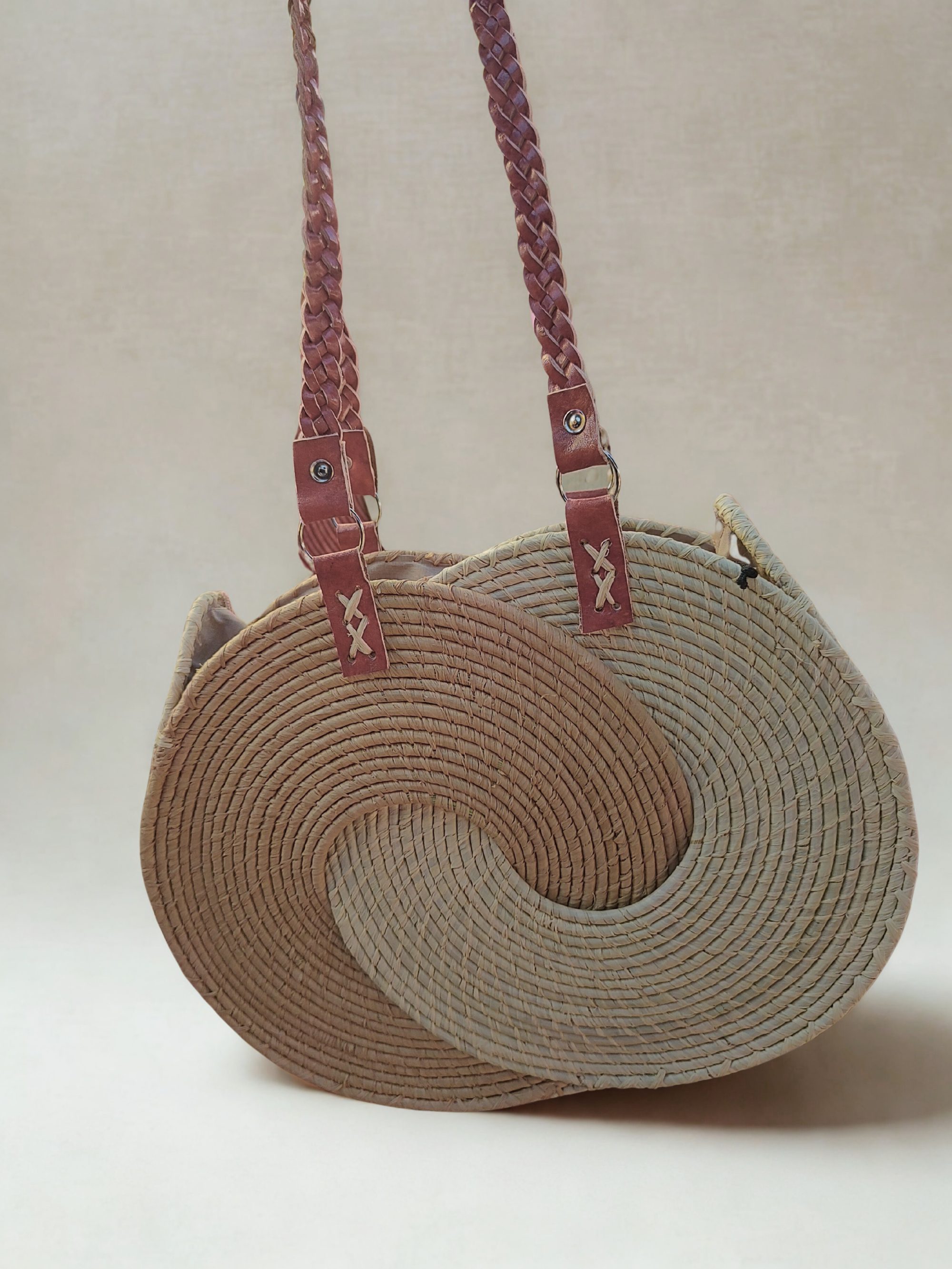 Hand-crocheted raffia messenger